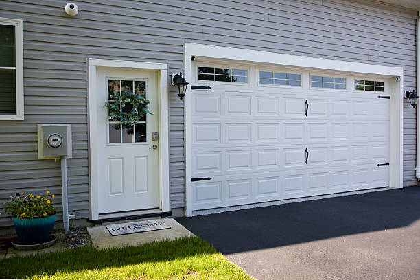 24/7 Emergency Garage Door Panel Replacement experts in Caswell County County, NC